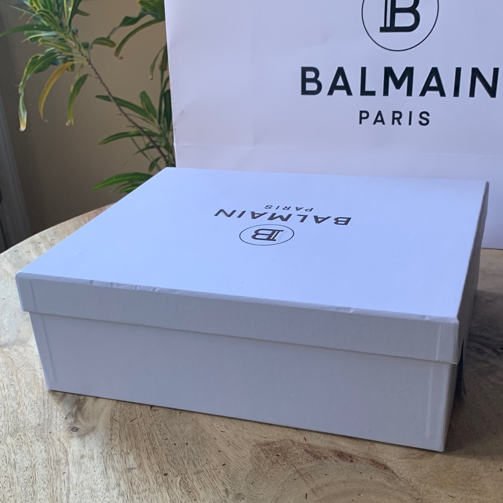 Balmain Classic White Gift Box - Picture 7 of 9